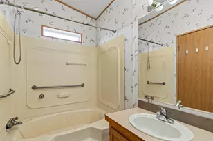 275 N 100 E, Torrey, UT 84775 - Photo 19