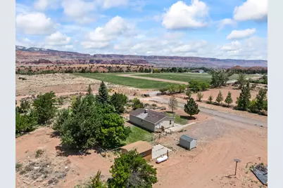 275 N 100 E, Torrey, UT 84775 - Photo 29