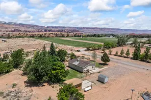 275 N 100 E, Torrey, UT 84775 - Photo 29