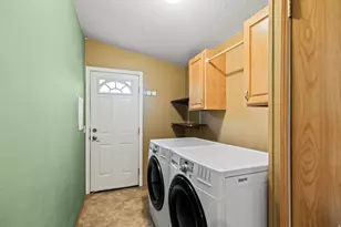 275 N 100 E, Torrey, UT 84775 - Photo 15