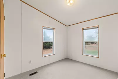 275 N 100 E, Torrey, UT 84775 - Photo 23