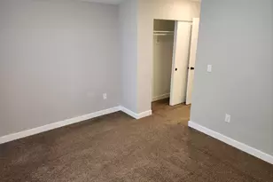 11265 S Crescent Park Cir E, Sandy, UT 84094 - Photo 13