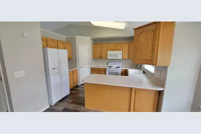 1217 E 3025 N, Layton, UT 84040 - Photo 7