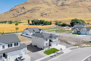 2065 E Burger St, Lake Point, UT 84074 - Photo 33