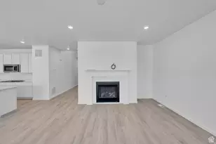 2065 E Burger St, Lake Point, UT 84074 - Photo 23