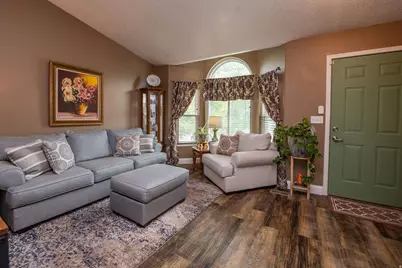 463 W 2125 N, Harrisville, UT 84414 - Photo 3