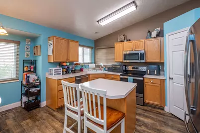 463 W 2125 N, Harrisville, UT 84414 - Photo 5