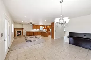 319 N 330 E, Orem, UT 84057 - Photo 15