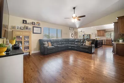 1508 W Brigadoon Park Dr, West Jordan, UT 84088 - Photo 9