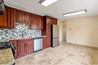 447 E 550 S, Bountiful, UT 84010 - Photo 9
