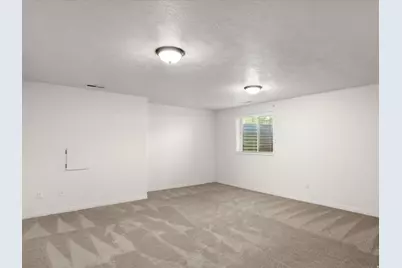 4602 S Hathaway Dr E, Roy, UT 84067 - Photo 37