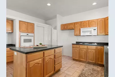 4602 S Hathaway Dr E, Roy, UT 84067 - Photo 15