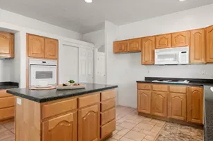 4602 S Hathaway Dr E, Roy, UT 84067 - Photo 15