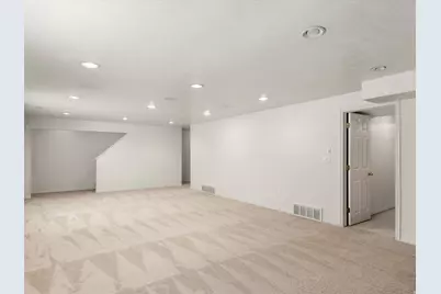 4602 S Hathaway Dr E, Roy, UT 84067 - Photo 29