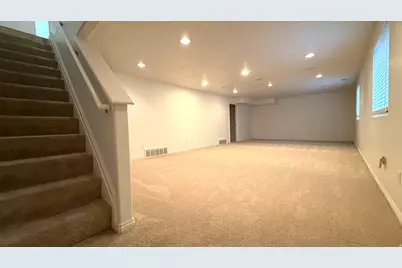 4602 S Hathaway Dr E, Roy, UT 84067 - Photo 39
