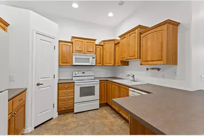 70 N Main St #213, Bountiful, UT 84010 - Photo 7
