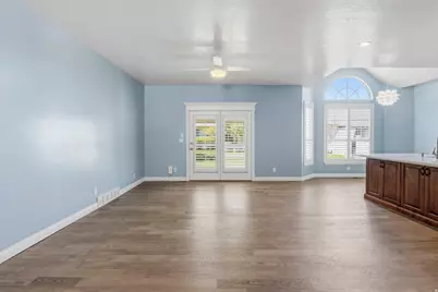 1092 W Tithing Hill Pl S, Riverton, UT 84065 - Photo 5