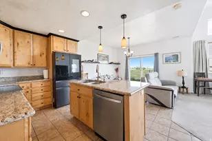 569 E 1540 S, Lehi, UT 84043 - Photo 11