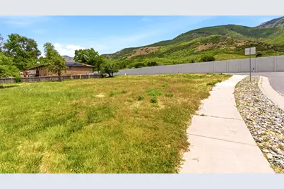 2883 E Sunset Dr, Layton, UT 84040 - Photo 3