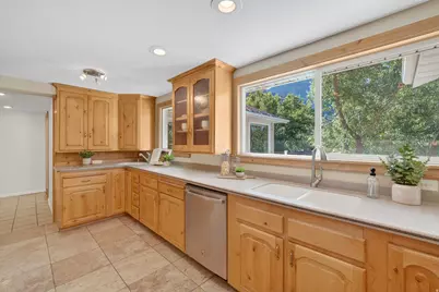 3006 N Indian Hills Dr E, Provo, UT 84604 - Photo 9