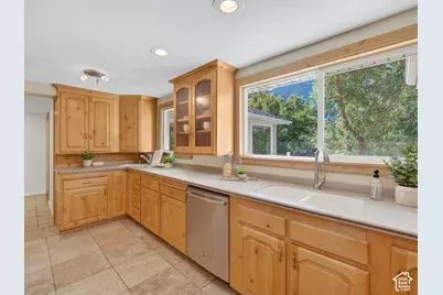 3006 N Indian Hills Dr E, Provo, UT 84604 - Photo 9