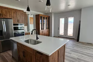 522 E Gilmour, Grantsville, UT 84029 - Photo 7