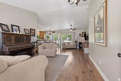 3462 W Melody Creek Cir S, Riverton, UT 84065 - Photo 9