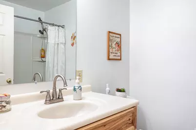2124 E Cherry Ln, Layton, UT 84040 - Photo 15