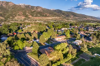 2124 E Cherry Ln, Layton, UT 84040 - Photo 33