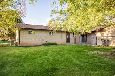 2124 E Cherry Ln, Layton, UT 84040 - Photo 29