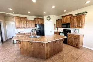 3002 W 2600 S, West Haven, UT 84401 - Photo 5