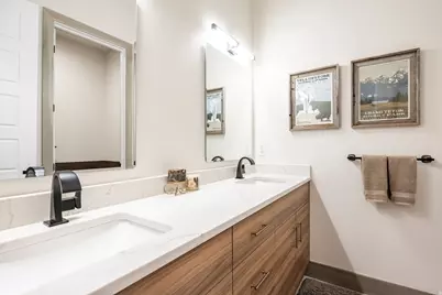 5065 N Lauralwood St, Heber City, UT 84032 - Photo 51