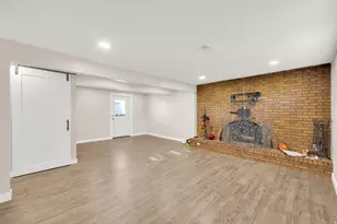 7187 S 1700 E, Cottonwood Heights, UT 84121 - Photo 7