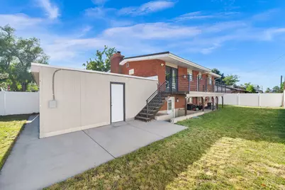 7187 S 1700 E, Cottonwood Heights, UT 84121 - Photo 19