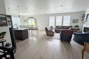 758 E 675 S, Hyrum, UT 84319 - Photo 5