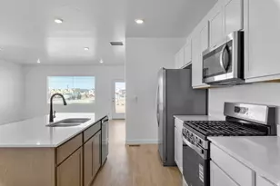 1874 S Queens Garden Ln, Washington, UT 84780 - Photo 9