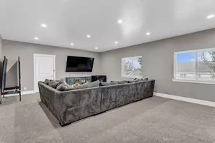 740 E 100 S, Hyde Park, UT 84318 - Photo 27