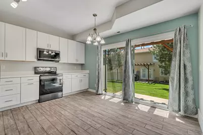 677 W Villa Dr S, Sandy, UT 84070 - Photo 7