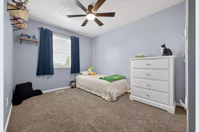 990 W 2600 N, Layton, UT 84041 - Photo 15