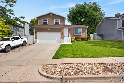 990 W 2600 N, Layton, UT 84041 - Photo 1
