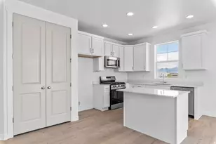 559 W Williams Ln, Grantsville, UT 84029 - Photo 13