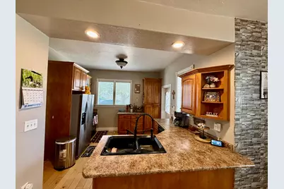 200 W 100 S, Roosevelt, UT 84066 - Photo 7