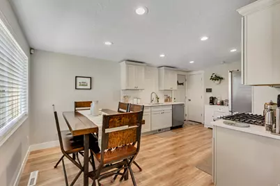 48 W Moon Ridge Dr, Murray, UT 84107 - Photo 5