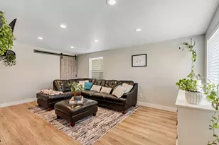 48 W Moon Ridge Dr, Murray, UT 84107 - Photo 3