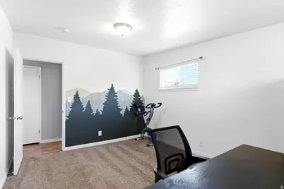 1319 N Reid Ave, Layton, UT 84041 - Photo 13