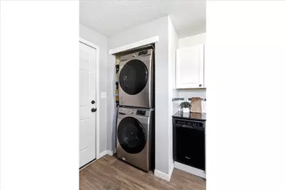 1319 N Reid Ave, Layton, UT 84041 - Photo 9