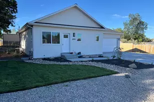 240 E 200 S, Mount Pleasant, UT 84647 - Photo 1