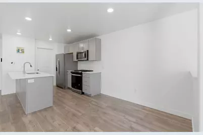 1049 E Regatta Ln, Saratoga Springs, UT 84045 - Photo 13