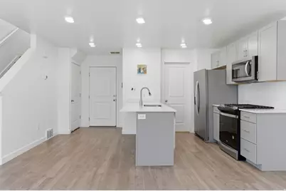 1049 E Regatta Ln, Saratoga Springs, UT 84045 - Photo 15