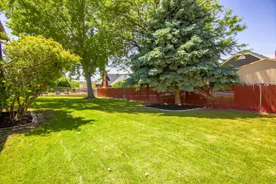2561 E 2700 N, Layton, UT 84040 - Photo 33